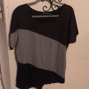 Women’s top short sleeves black/gray front size XL